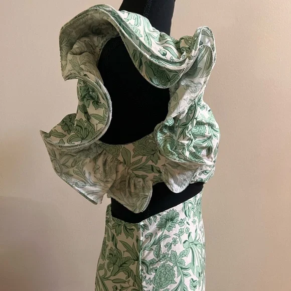 Floral Green and White One-Shoulder Dress - Picture 3 of 4